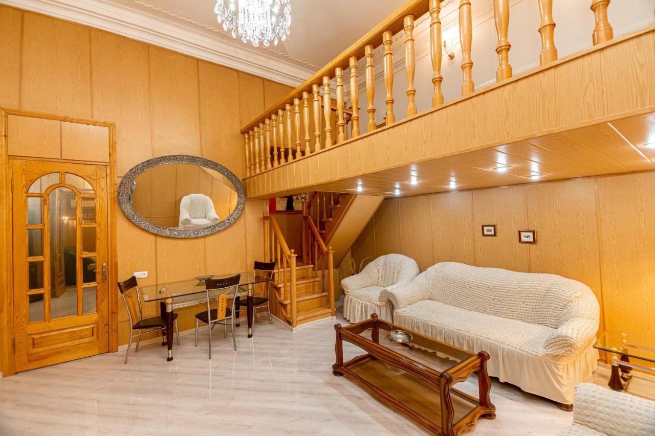 Rustaveli Downtown Aparthotel Тбілісі Екстер'єр фото